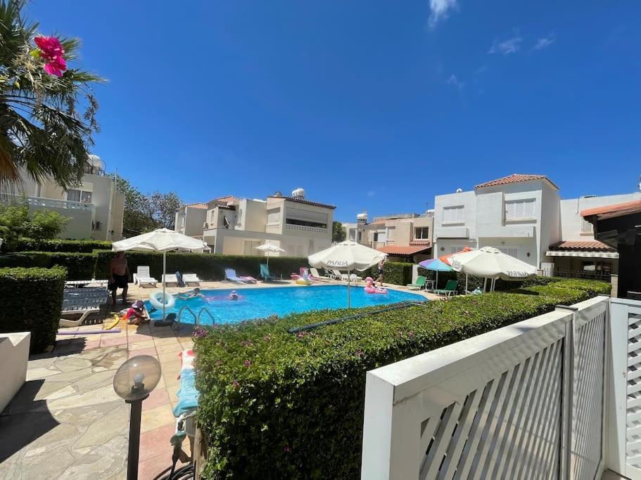 Nerina Lägenhet Paphos Exteriör bild