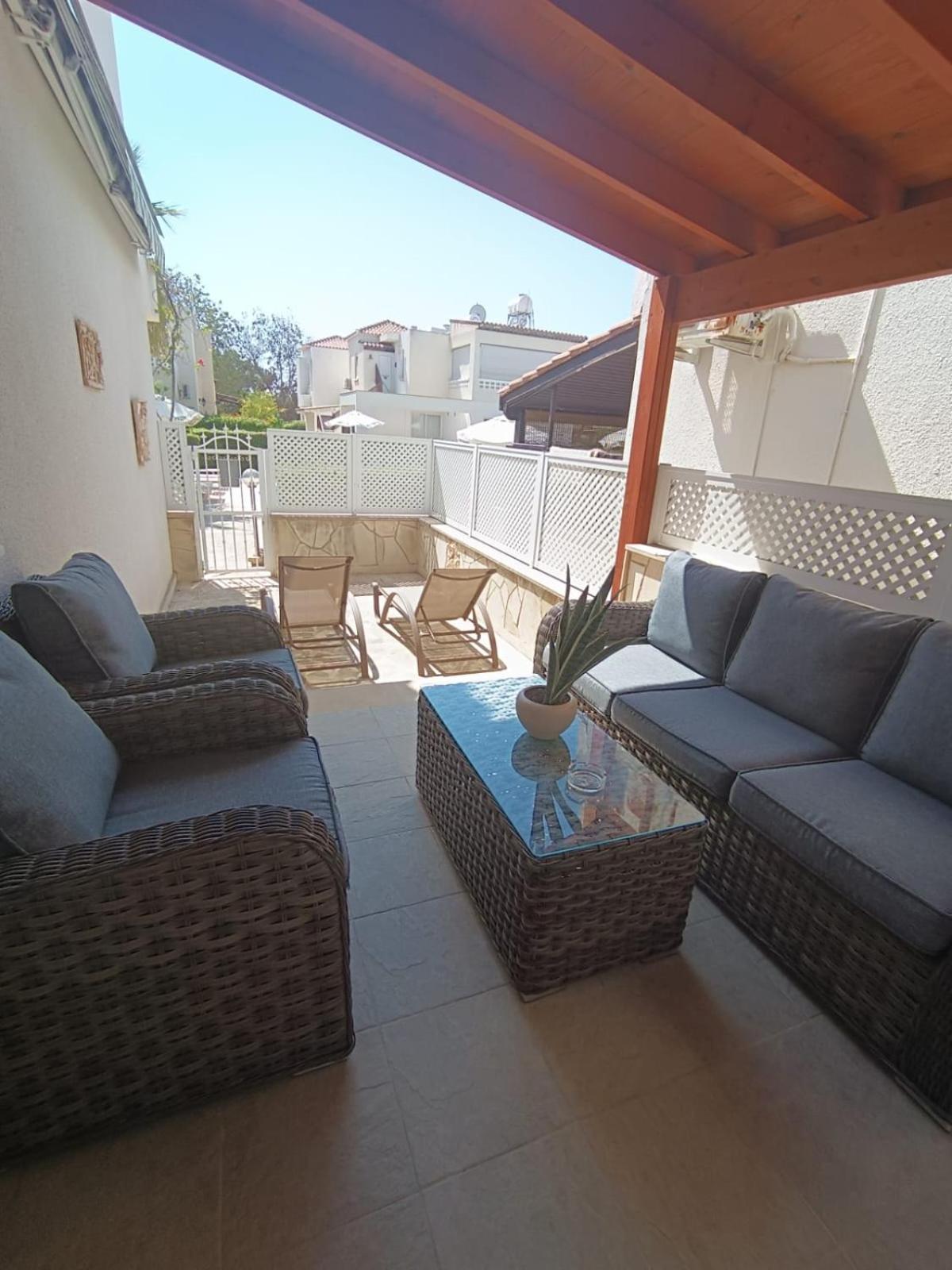 Nerina Lägenhet Paphos Exteriör bild
